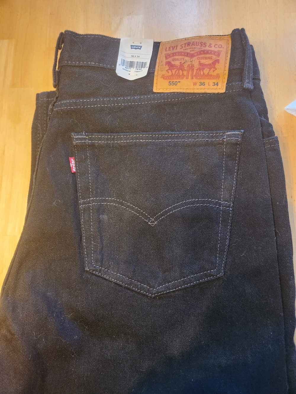 Levi's 550 Straight Leg Jeans in Dark Brown